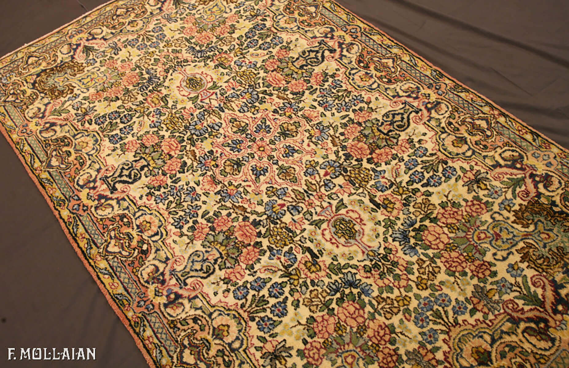 Tapis Persan Semi-Antique Kerman n°:72584122